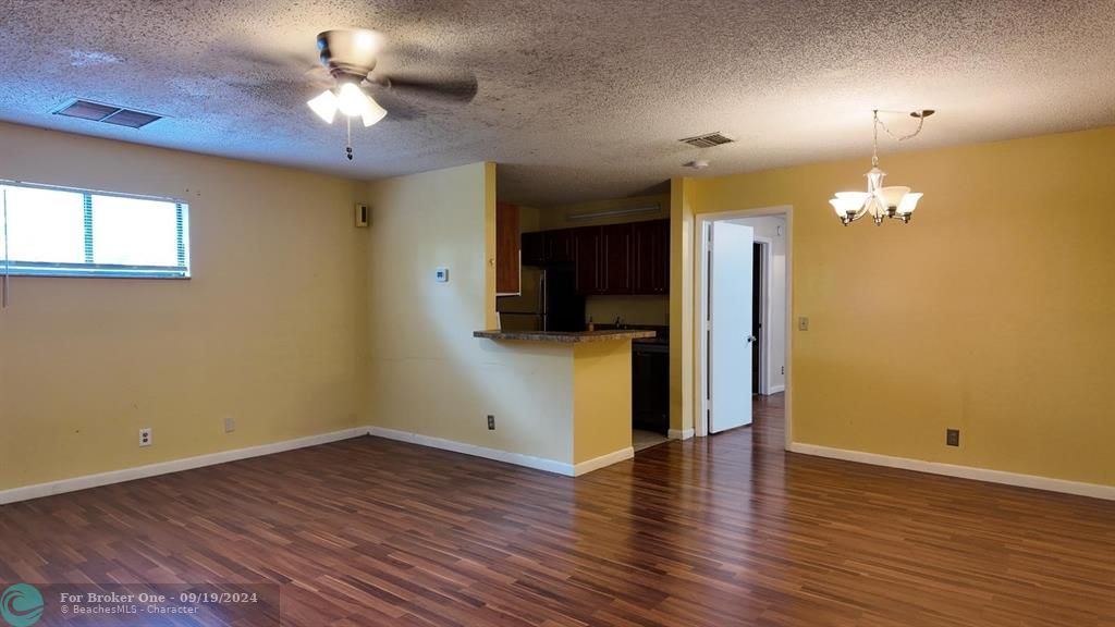 For Rent: $2,000 (2 beds, 2 baths, 953 Square Feet)