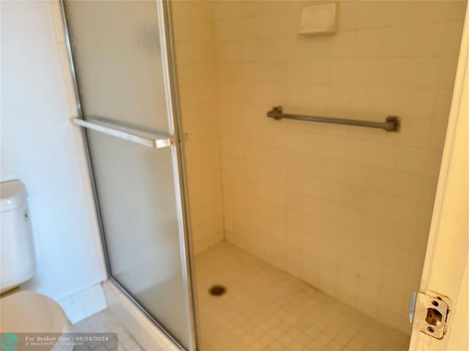 For Rent: $2,000 (2 beds, 2 baths, 1106 Square Feet)