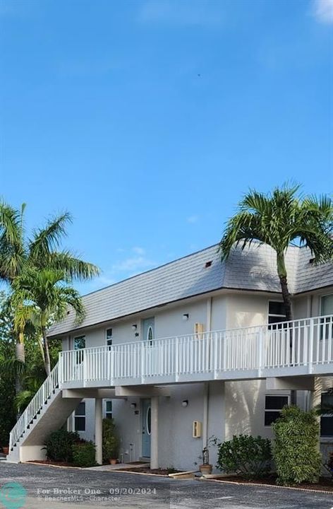 For Sale: $419,000 (2 beds, 2 baths, 1404 Square Feet)