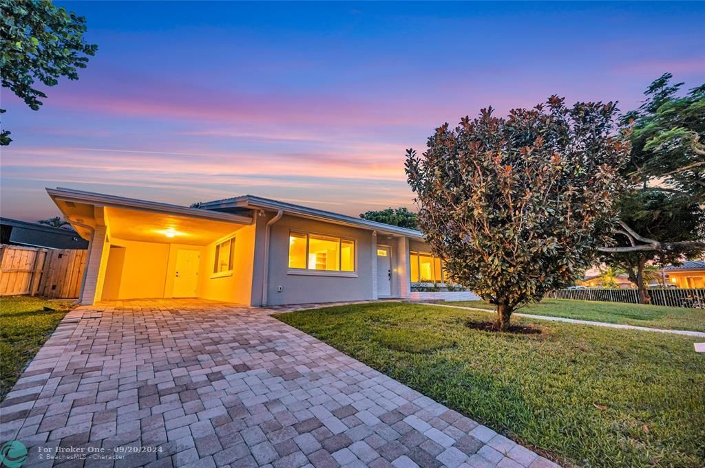 For Sale: $1,895,000 (3 beds, 2 baths, 2050 Square Feet)