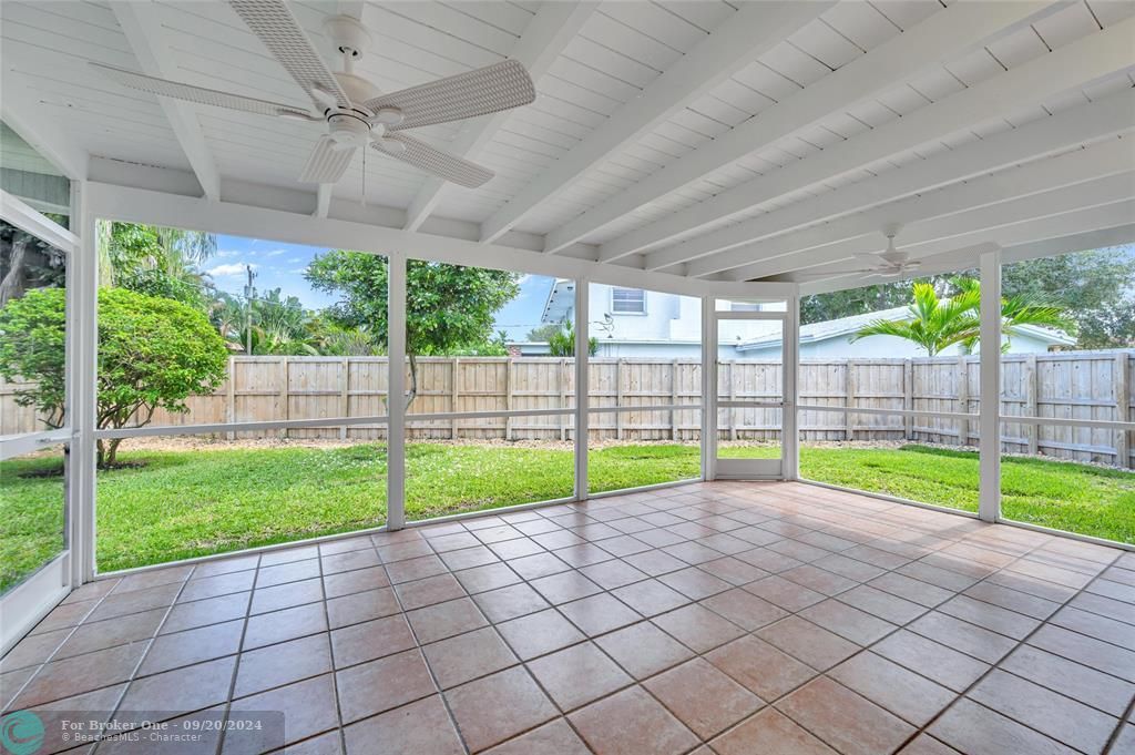 For Sale: $1,895,000 (3 beds, 2 baths, 2050 Square Feet)