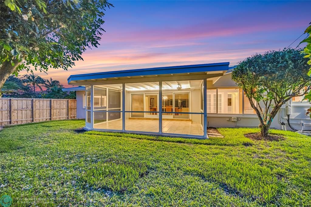 For Sale: $1,895,000 (3 beds, 2 baths, 2050 Square Feet)