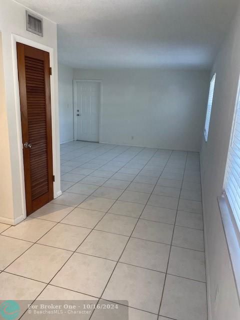 For Rent: $2,100 (2 beds, 1 baths, 900 Square Feet)