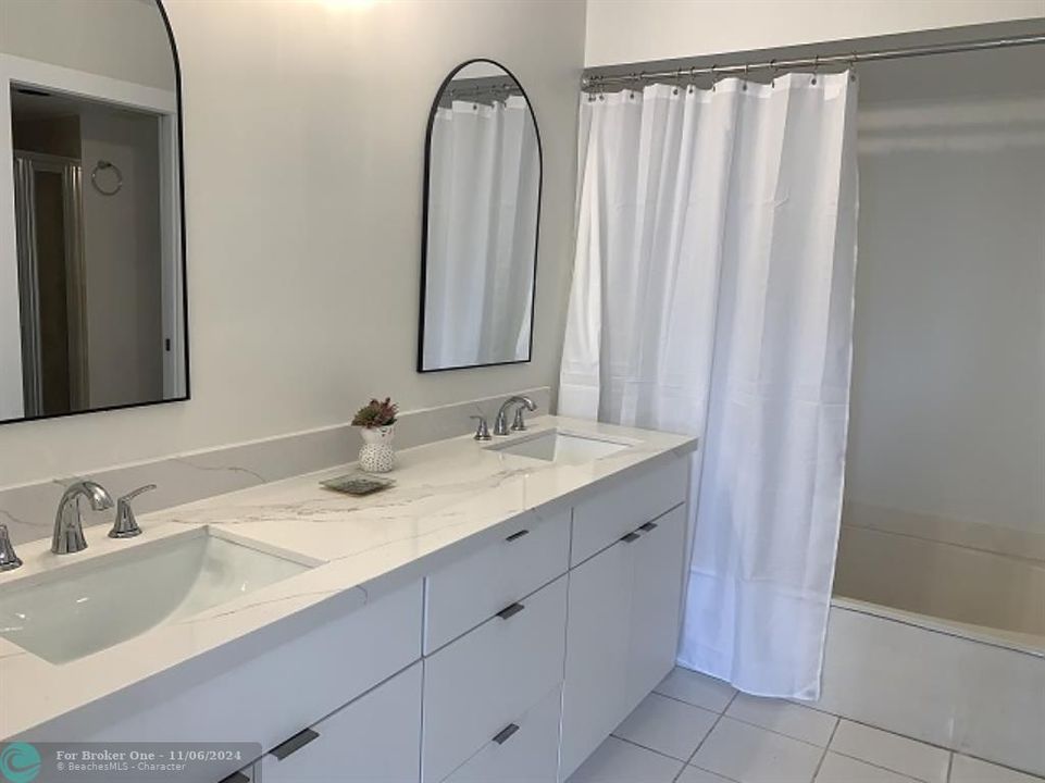 For Sale: $419,500 (2 beds, 2 baths, 1150 Square Feet)