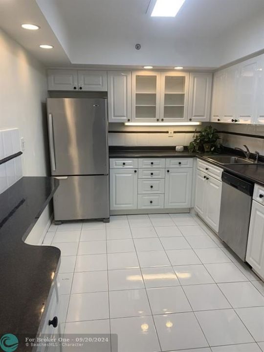 For Sale: $419,500 (2 beds, 2 baths, 1150 Square Feet)