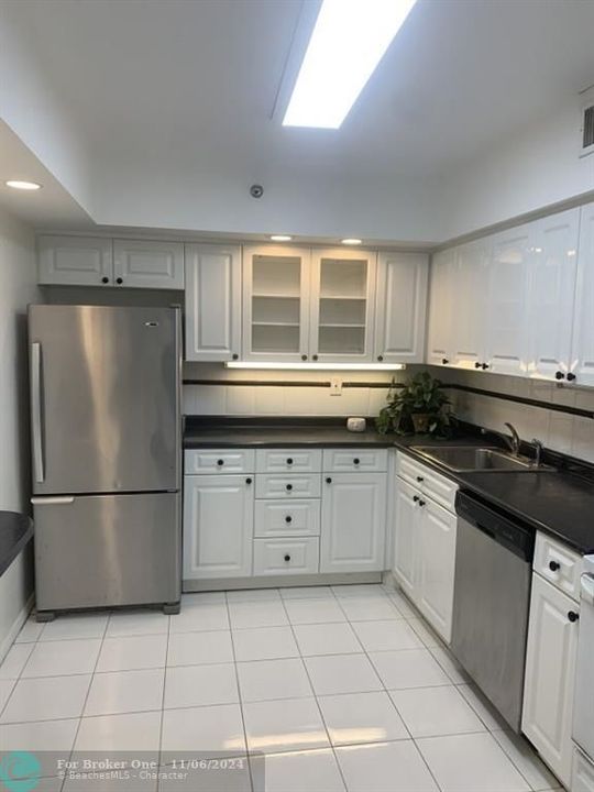 For Sale: $419,500 (2 beds, 2 baths, 1150 Square Feet)