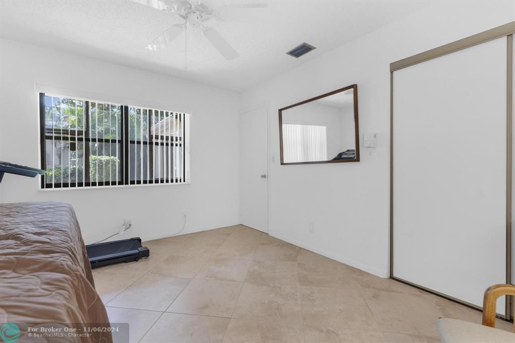 For Sale: $395,500 (2 beds, 2 baths, 1316 Square Feet)