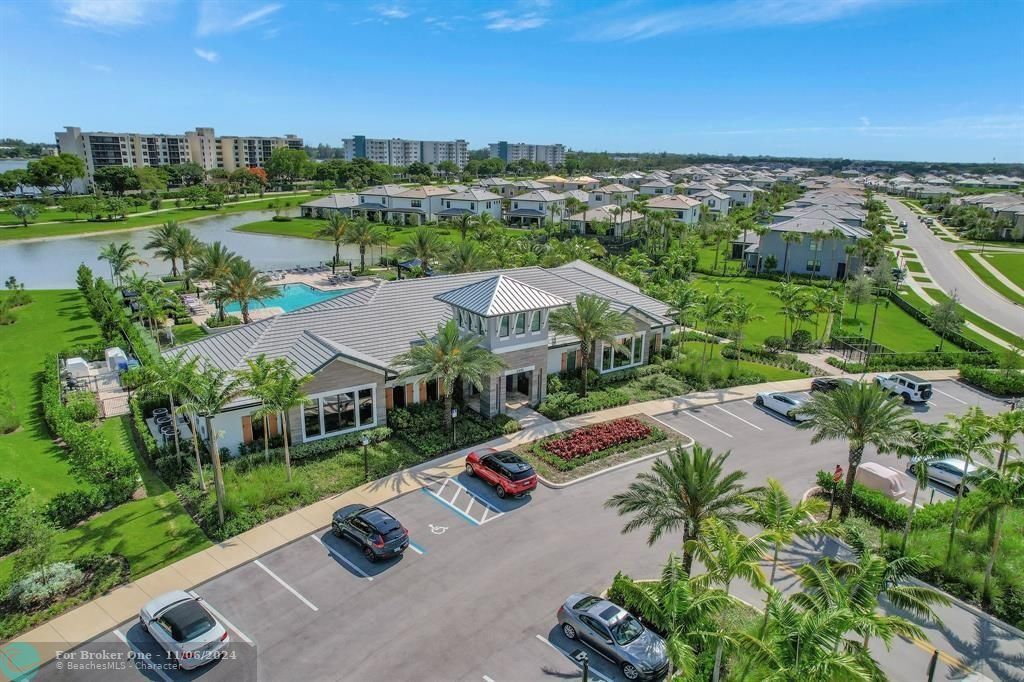 For Sale: $1,399,000 (4 beds, 2 baths, 2669 Square Feet)