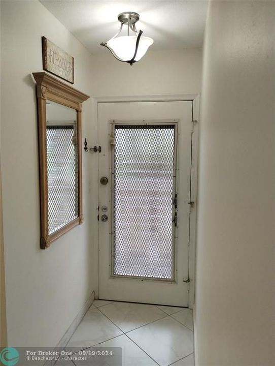 For Rent: $2,100 (2 beds, 2 baths, 1161 Square Feet)