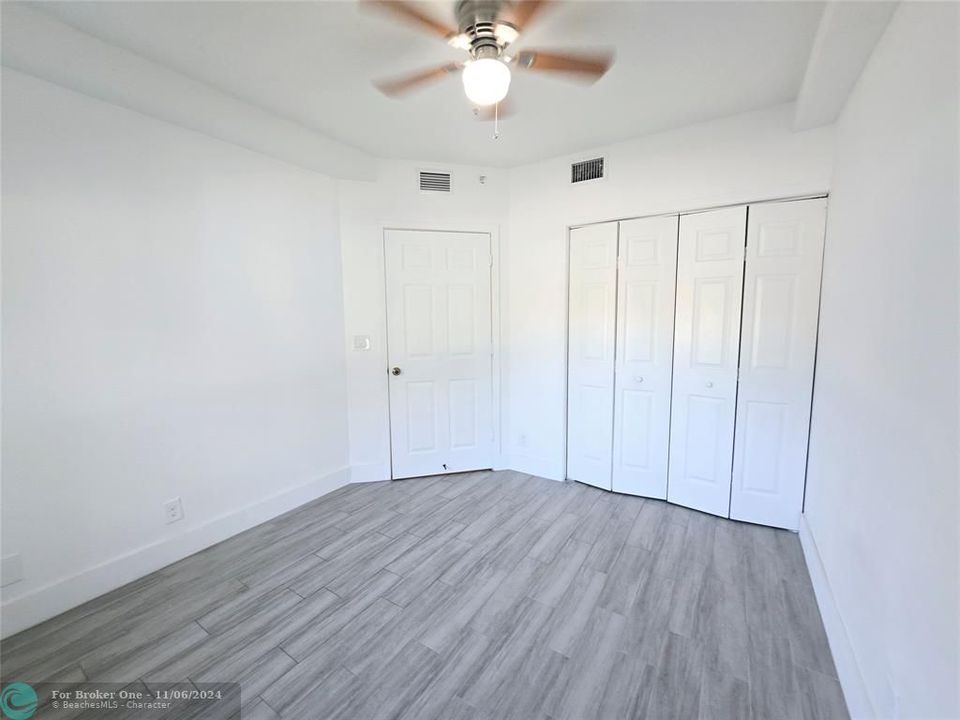 For Rent: $2,050 (3 beds, 2 baths, 999 Square Feet)