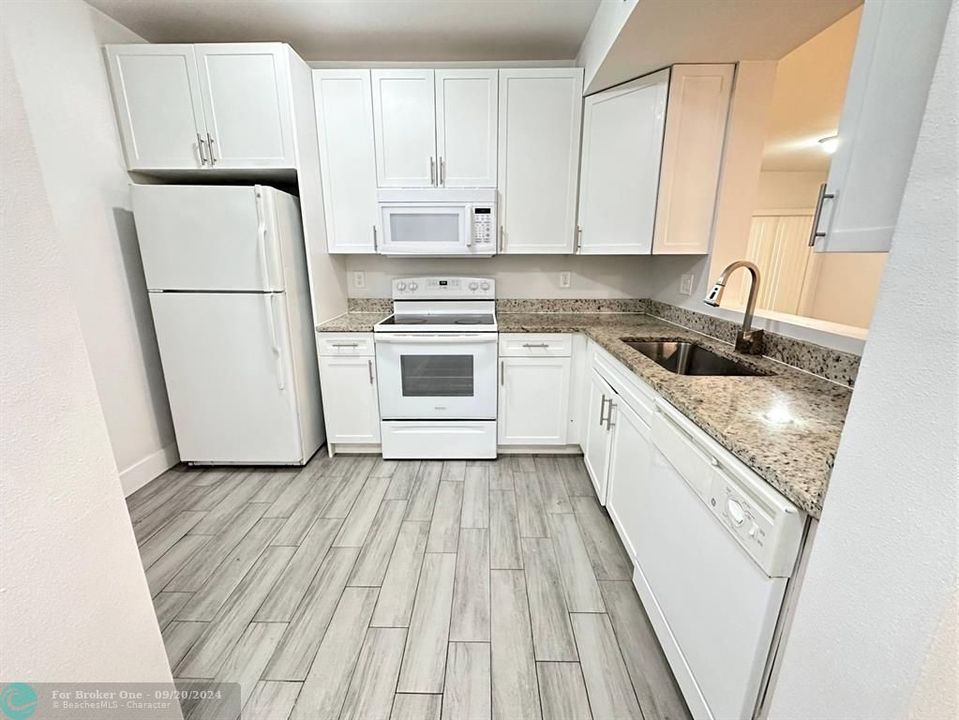 For Rent: $2,050 (3 beds, 2 baths, 999 Square Feet)