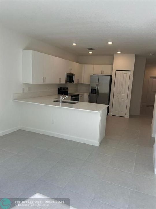 For Rent: $4,000 (4 beds, 2 baths, 1828 Square Feet)