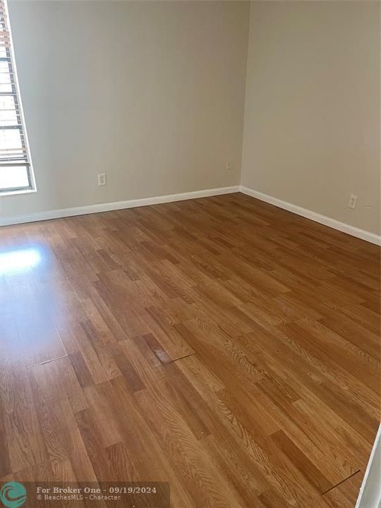 For Rent: $2,350 (2 beds, 2 baths, 1053 Square Feet)