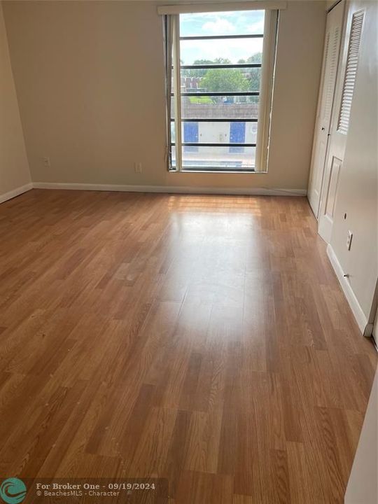 For Rent: $2,350 (2 beds, 2 baths, 1053 Square Feet)