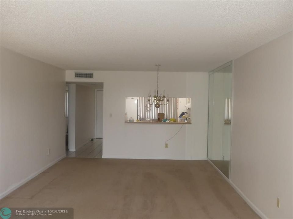 For Sale: $177,000 (2 beds, 2 baths, 1228 Square Feet)