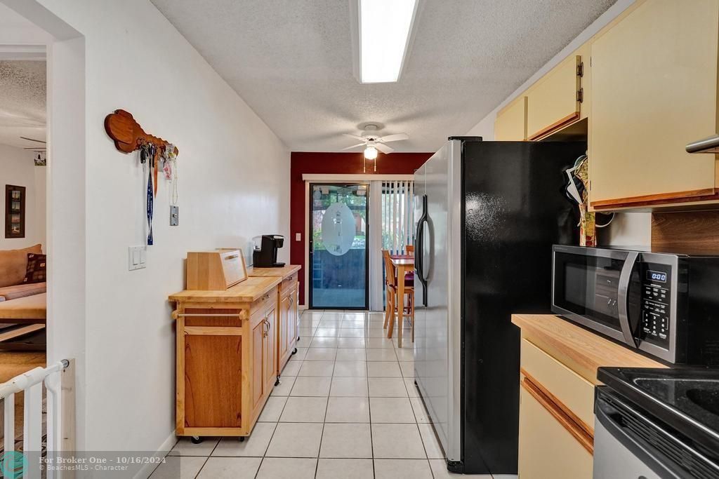 For Sale: $375,000 (2 beds, 2 baths, 1336 Square Feet)