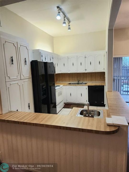 En Venta: $199,900 (2 camas, 2 baños, 1100 Pies cuadrados)