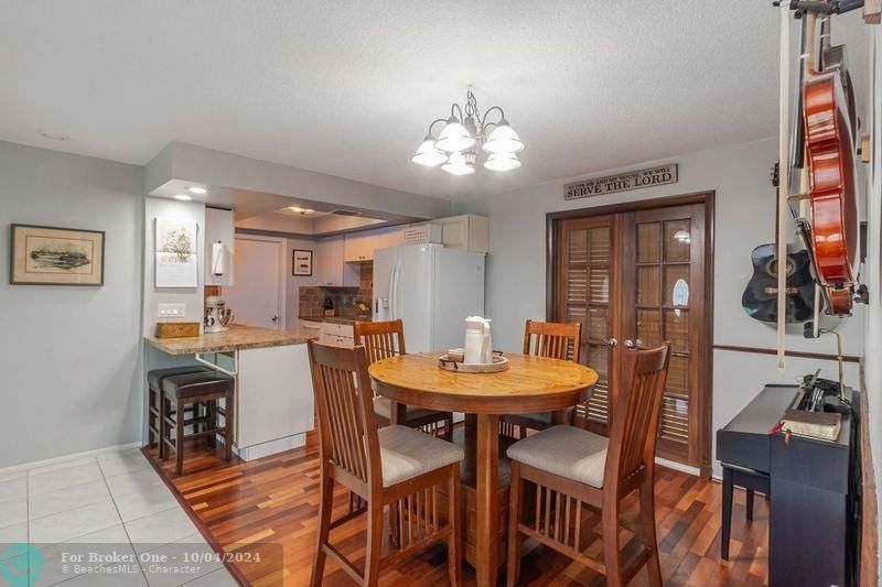 For Sale: $429,000 (2 beds, 1 baths, 1160 Square Feet)