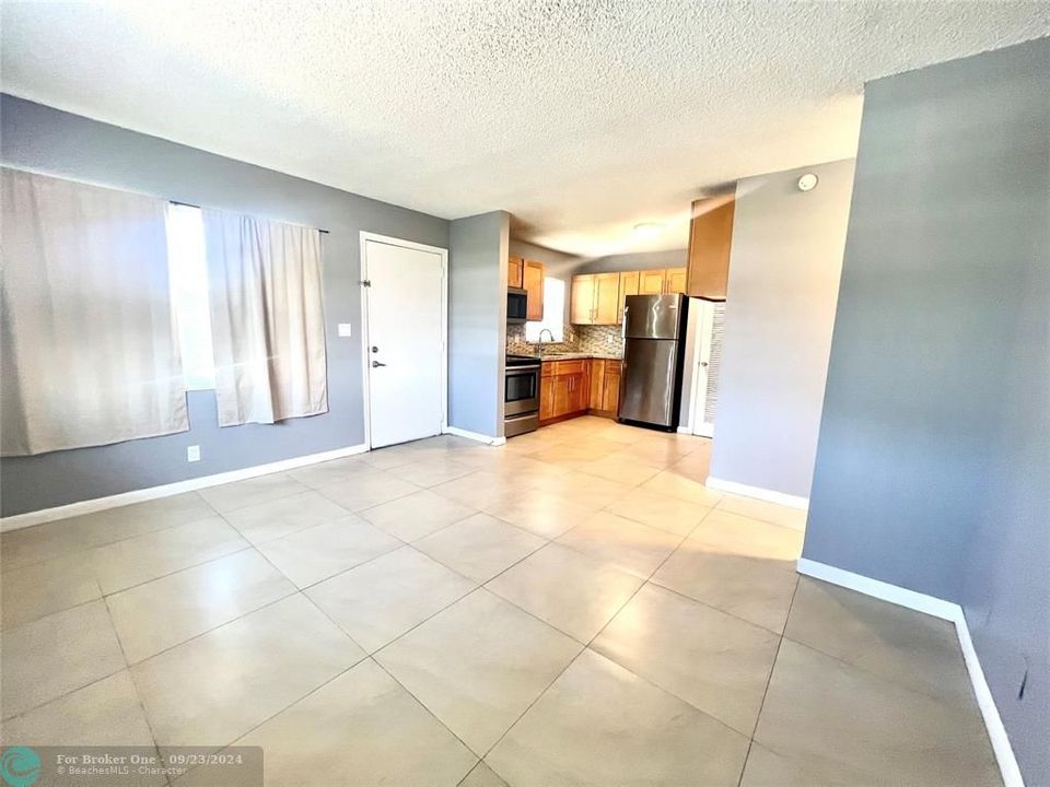 For Sale: $182,000 (2 beds, 1 baths, 609 Square Feet)