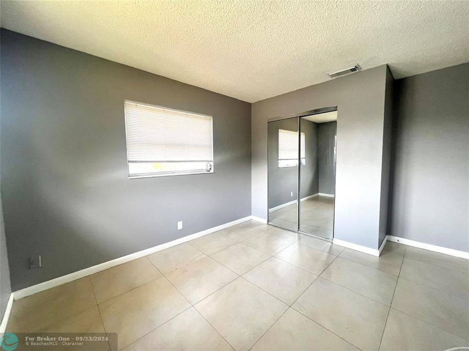 For Sale: $182,000 (2 beds, 1 baths, 609 Square Feet)