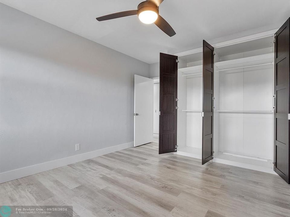 For Sale: $445,000 (2 beds, 2 baths, 1120 Square Feet)