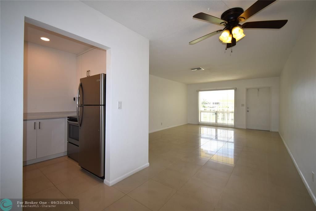 For Rent: $2,500 (2 beds, 2 baths, 1180 Square Feet)