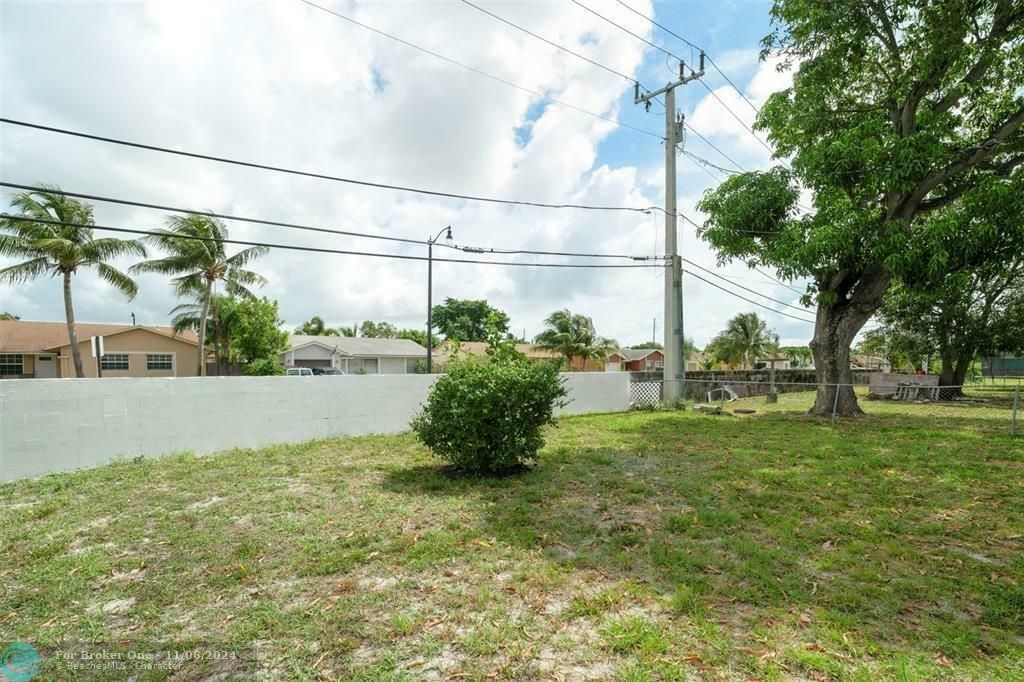 For Sale: $365,000 (3 beds, 2 baths, 1020 Square Feet)