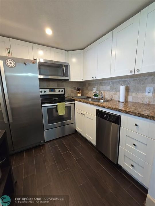 For Rent: $2,350 (1 beds, 1 baths, 593 Square Feet)