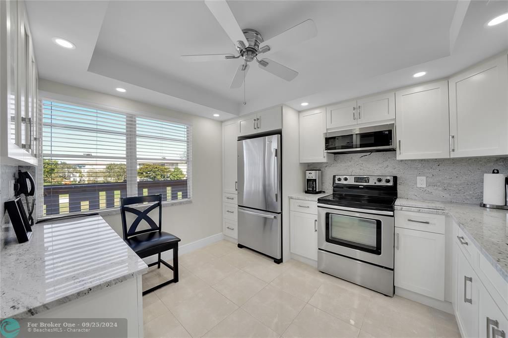 For Sale: $359,000 (2 beds, 2 baths, 1360 Square Feet)