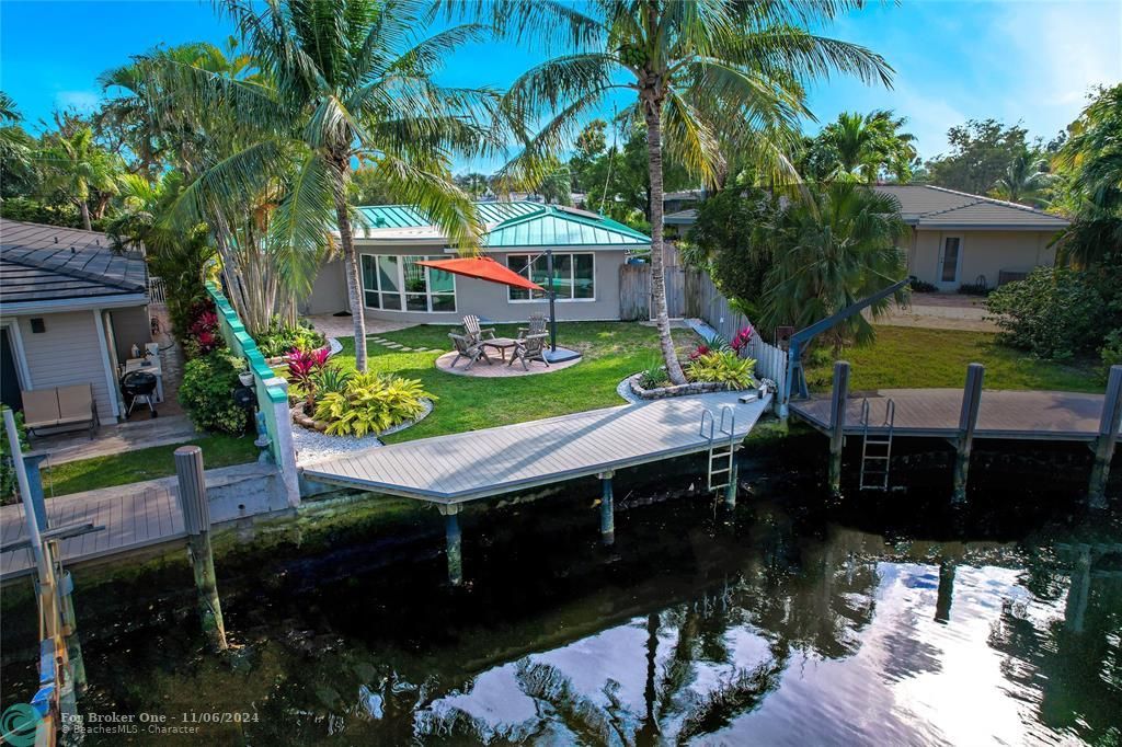 For Sale: $989,000 (2 beds, 2 baths, 1740 Square Feet)