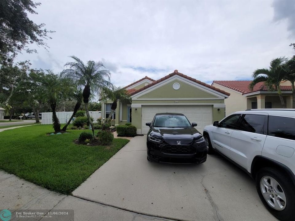 For Sale: $780,000 (3 beds, 2 baths, 1418 Square Feet)