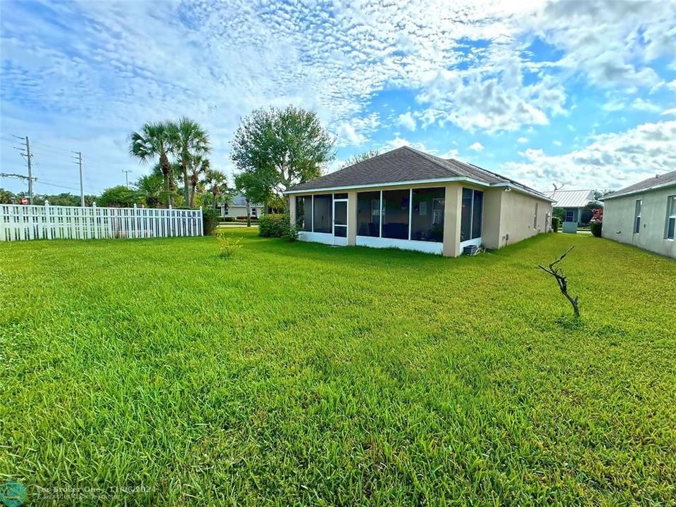 For Sale: $379,000 (3 beds, 2 baths, 1652 Square Feet)