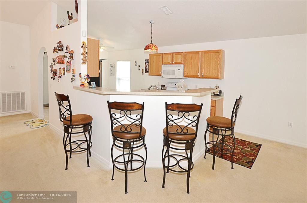 For Sale: $379,000 (3 beds, 2 baths, 1652 Square Feet)