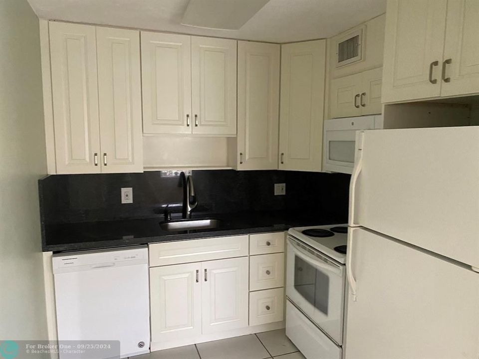 For Rent: $1,950 (2 beds, 2 baths, 0 Square Feet)