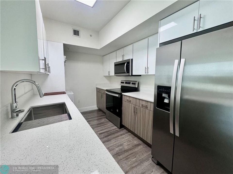 For Rent: $3,536 (2 beds, 2 baths, 1089 Square Feet)