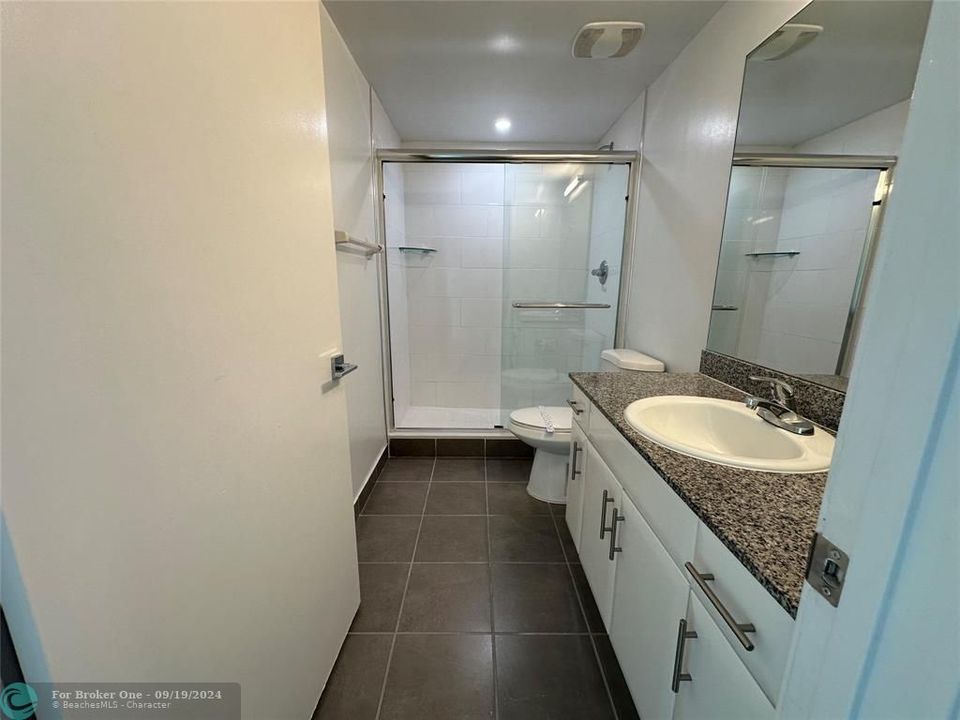 For Rent: $3,488 (2 beds, 2 baths, 1295 Square Feet)