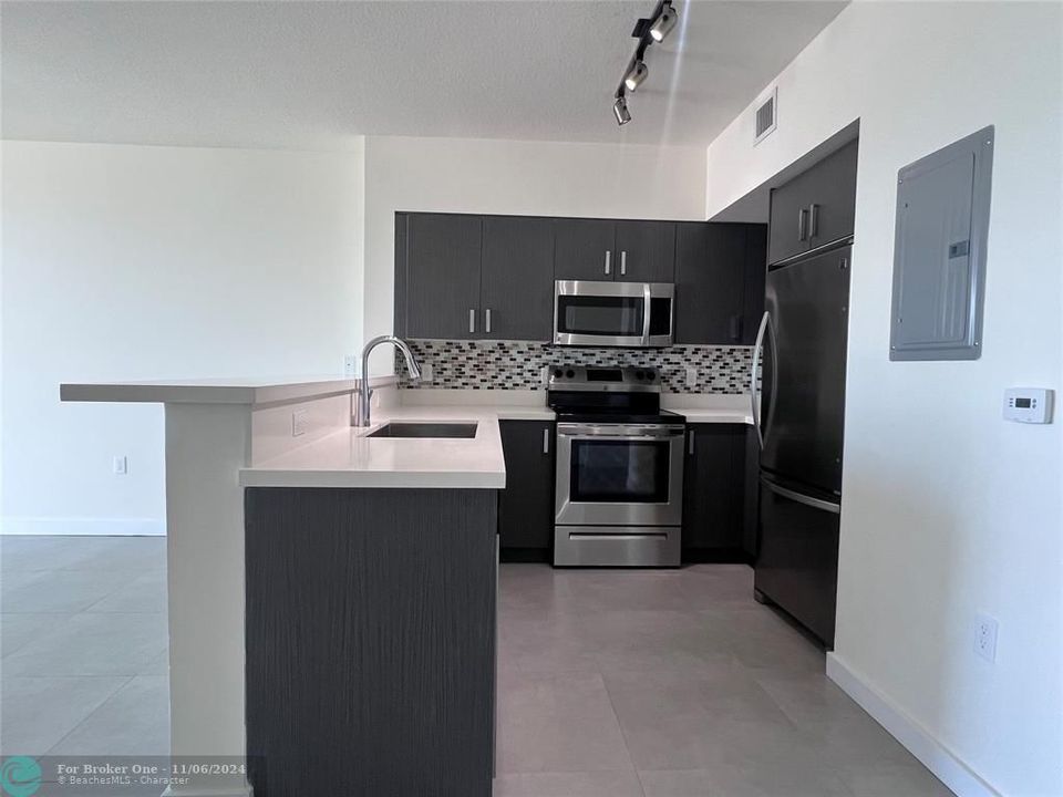 For Rent: $3,051 (2 beds, 2 baths, 1175 Square Feet)