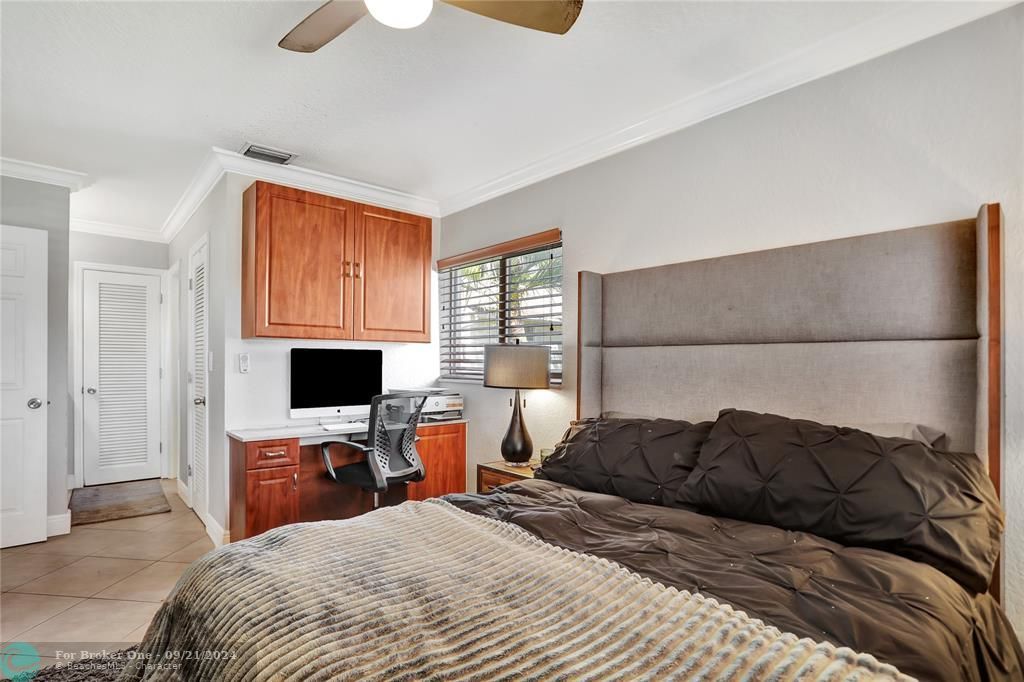 For Sale: $235,000 (1 beds, 1 baths, 545 Square Feet)