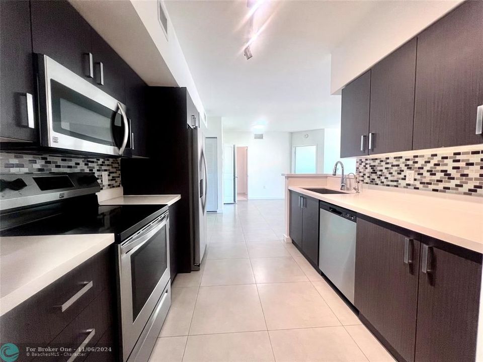 For Rent: $2,945 (2 beds, 2 baths, 1193 Square Feet)