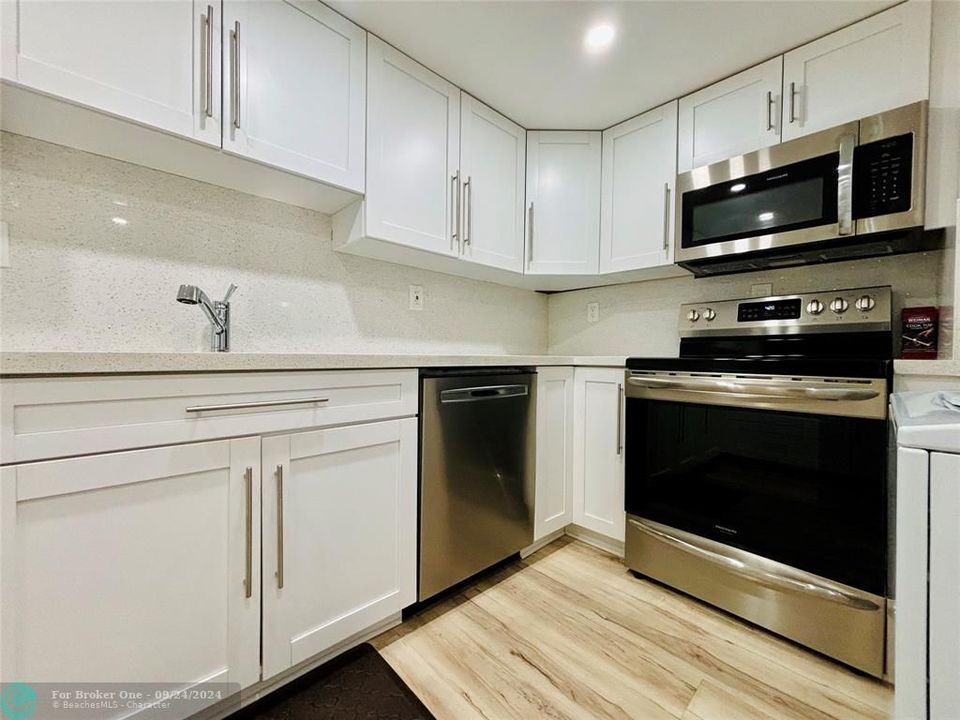 For Rent: $2,300 (2 beds, 2 baths, 960 Square Feet)