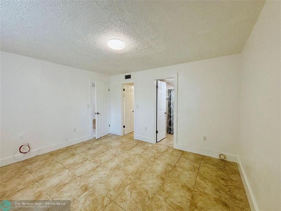 For Rent: $2,300 (2 beds, 2 baths, 960 Square Feet)