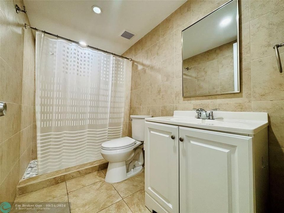 For Rent: $2,300 (2 beds, 2 baths, 960 Square Feet)