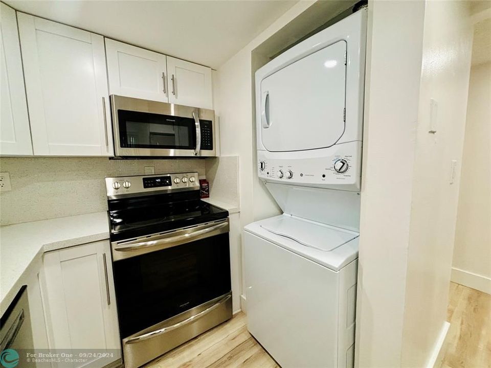 For Rent: $2,300 (2 beds, 2 baths, 960 Square Feet)