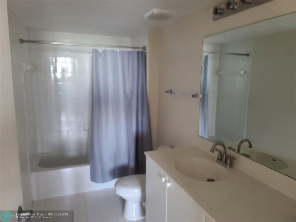 For Sale: $550,000 (2 beds, 2 baths, 1200 Square Feet)