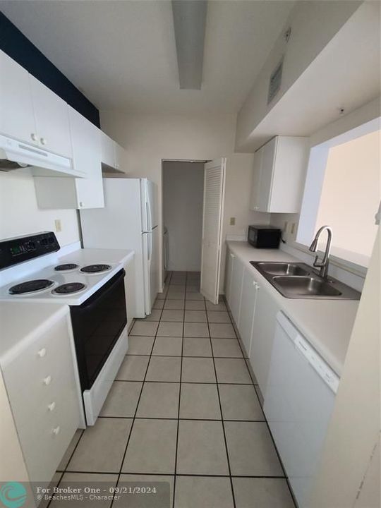 En Venta: $550,000 (2 camas, 2 baños, 1200 Pies cuadrados)