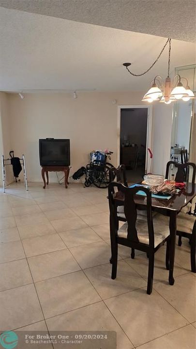 En Venta: $245,000 (2 camas, 2 baños, 1257 Pies cuadrados)