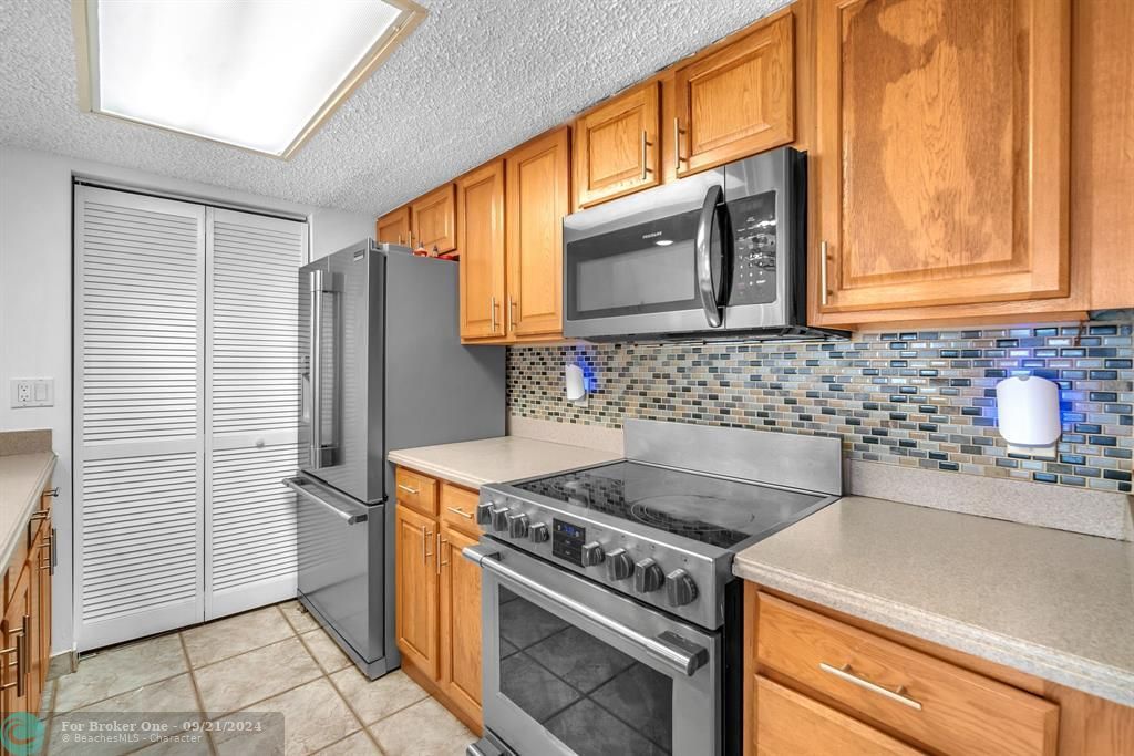 For Rent: $2,800 (2 beds, 2 baths, 1368 Square Feet)