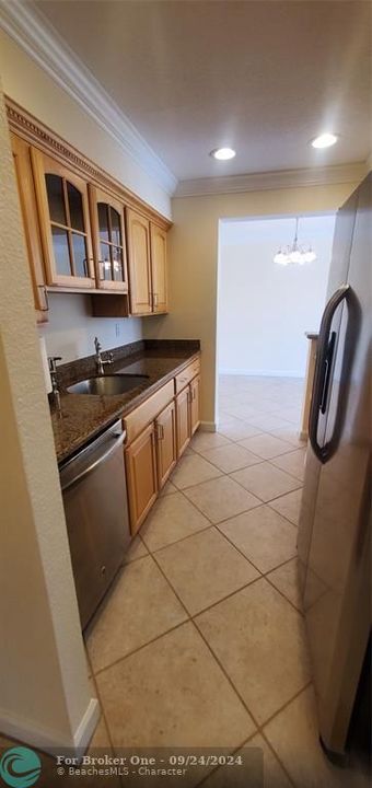 For Rent: $2,800 (2 beds, 2 baths, 960 Square Feet)