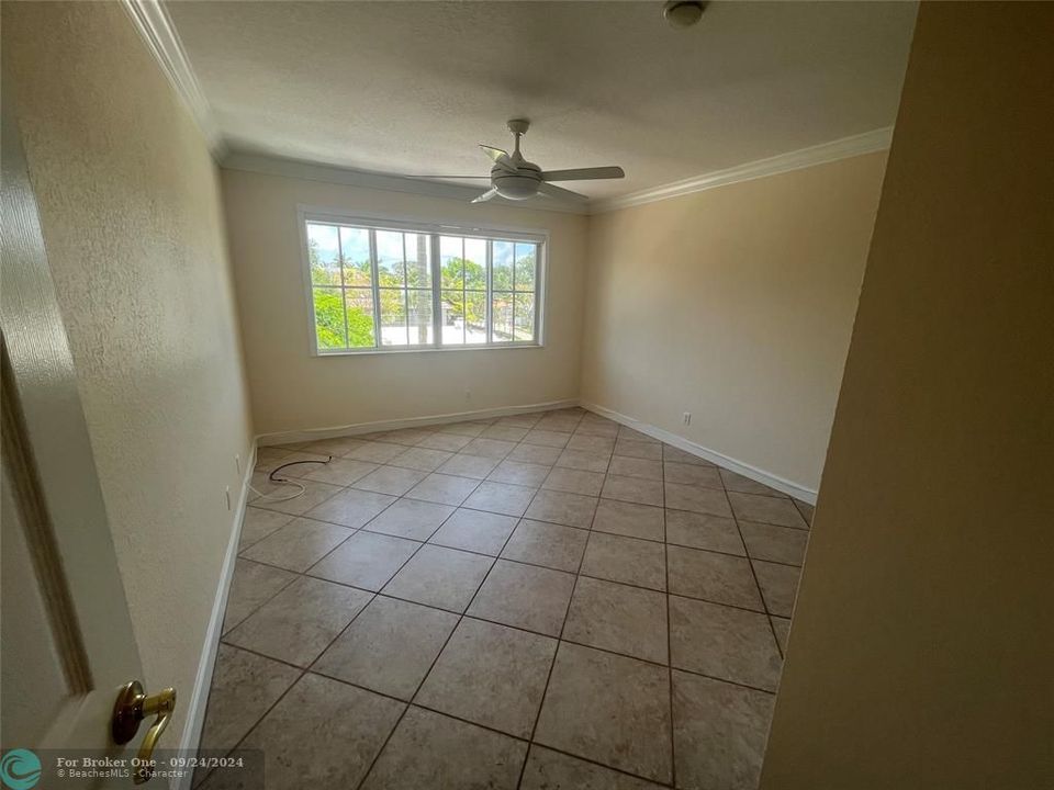 For Rent: $2,800 (2 beds, 2 baths, 960 Square Feet)