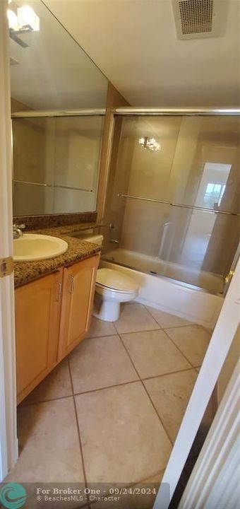 For Rent: $2,800 (2 beds, 2 baths, 960 Square Feet)